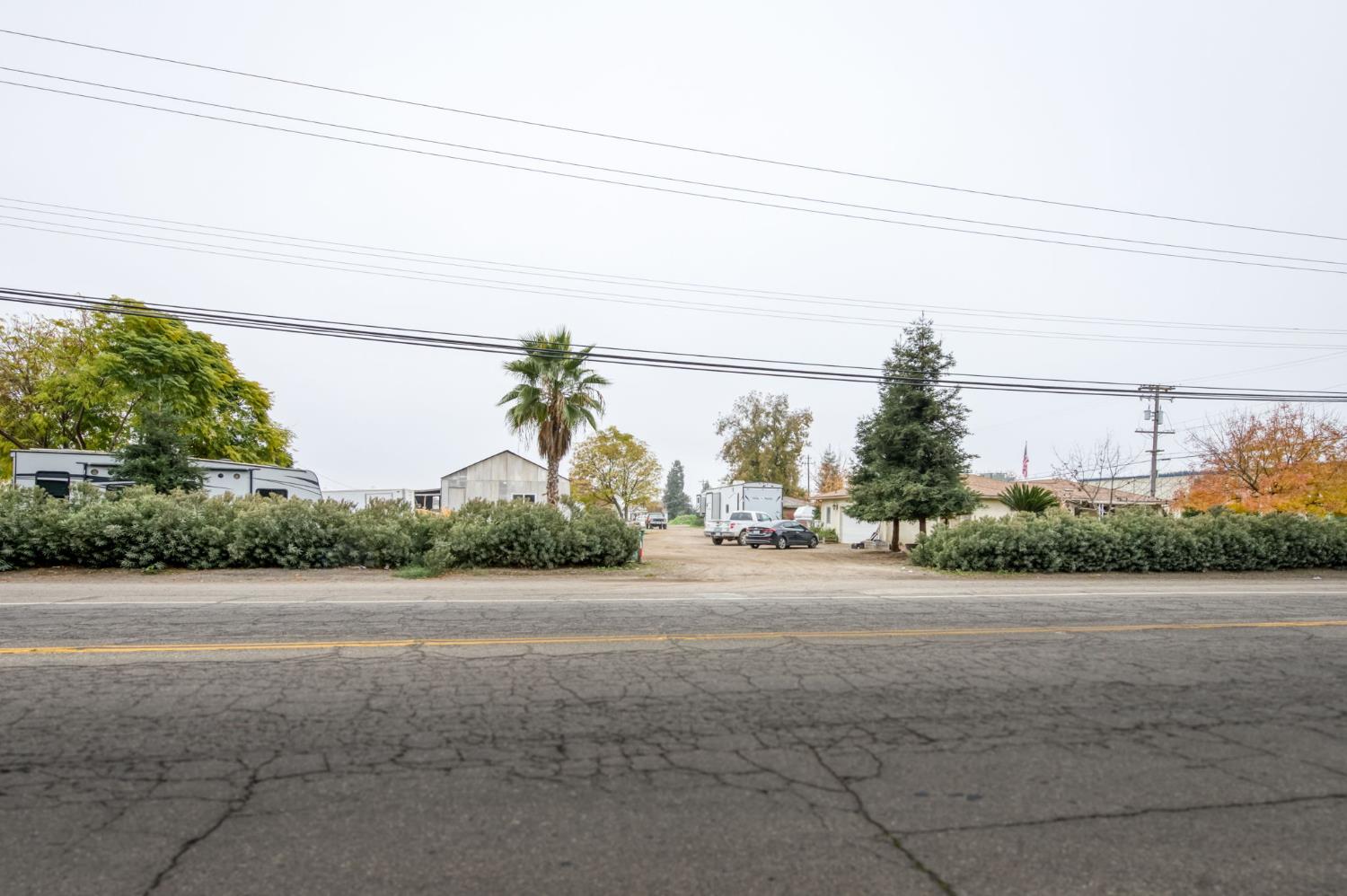 1055 E Dinuba Ave, Reedley, CA 93654