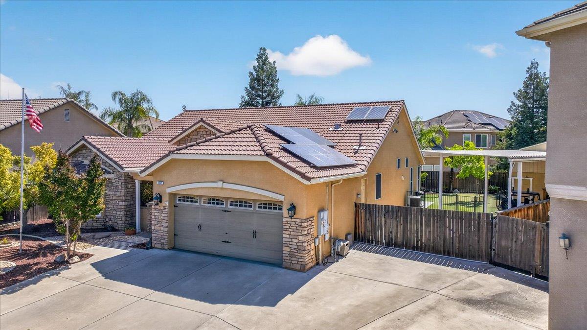 2467 Redington Ave, Clovis, CA 93619