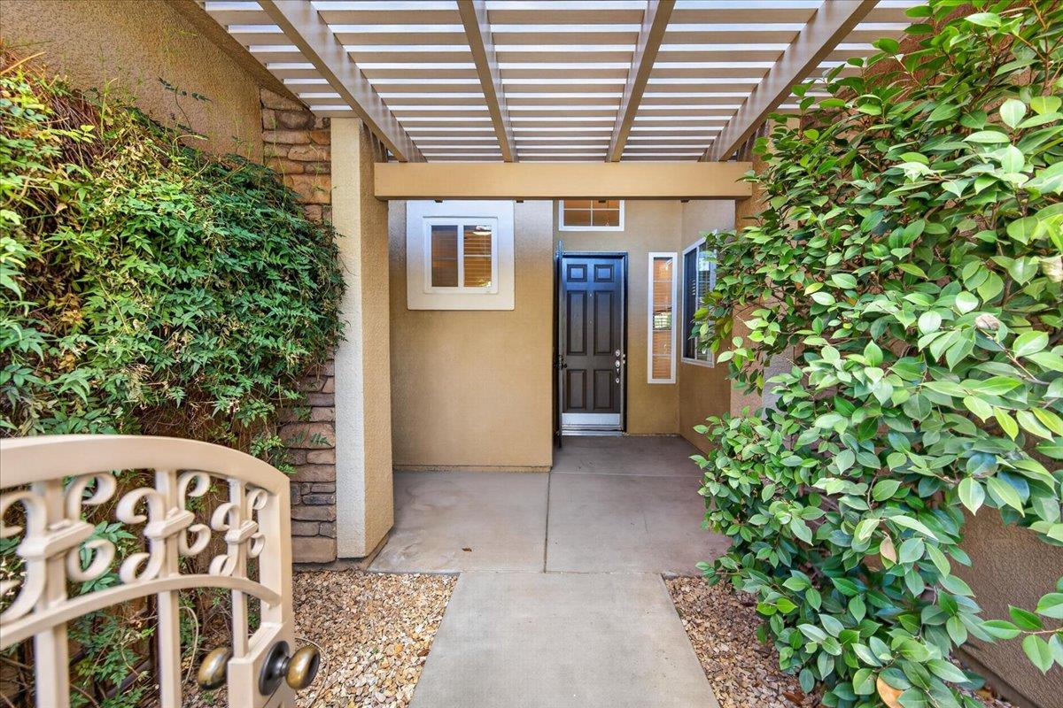 2467 Redington Ave, Clovis, CA 93619