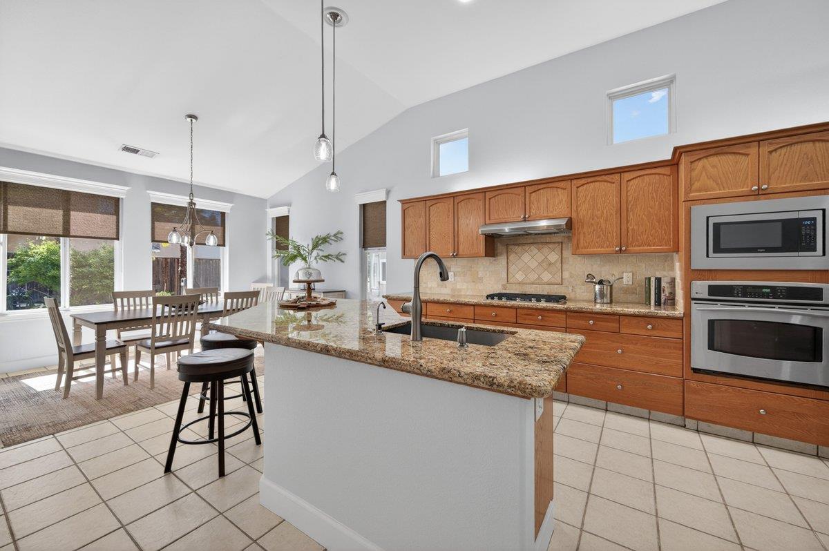 2467 Redington Ave, Clovis, CA 93619