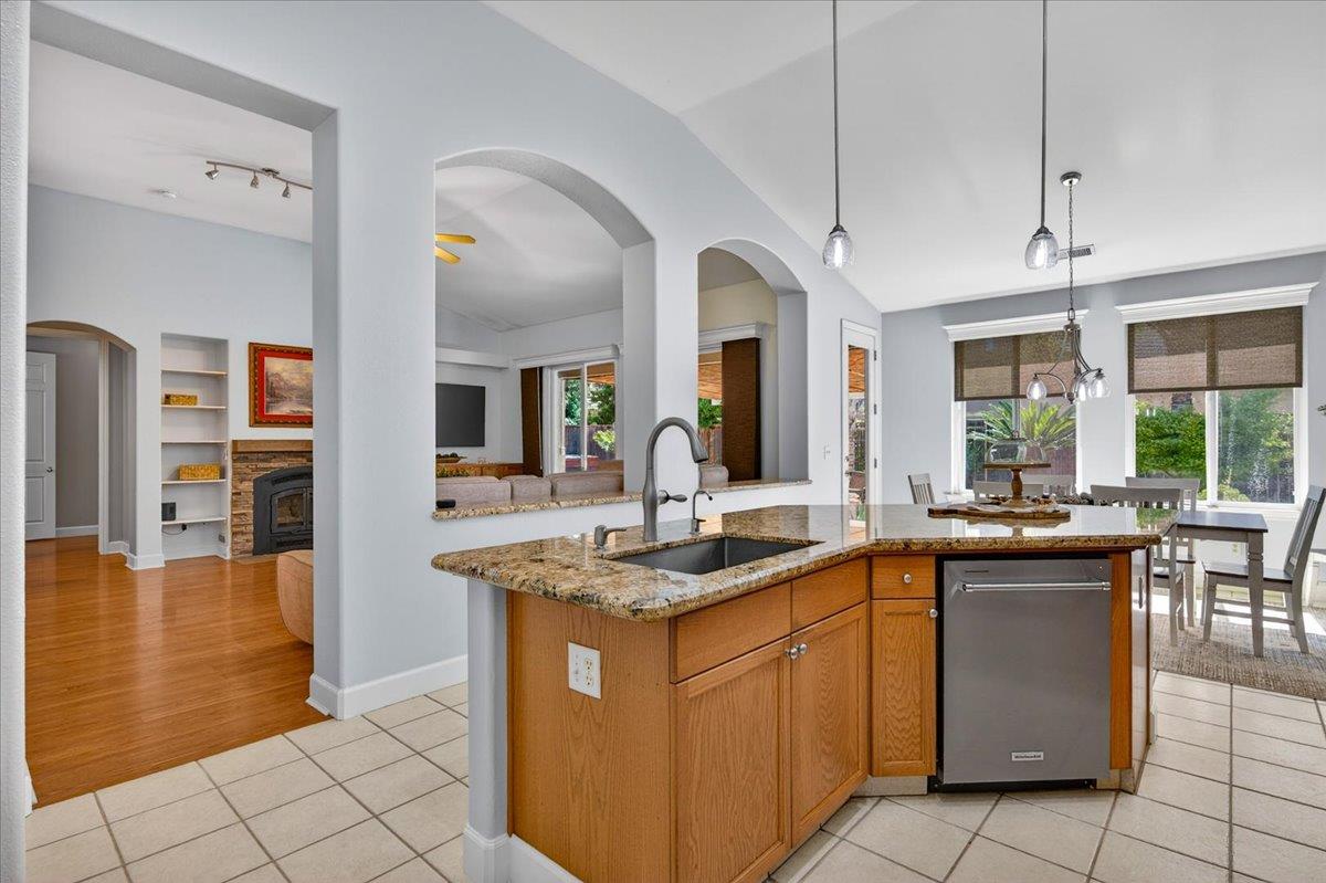 2467 Redington Ave, Clovis, CA 93619