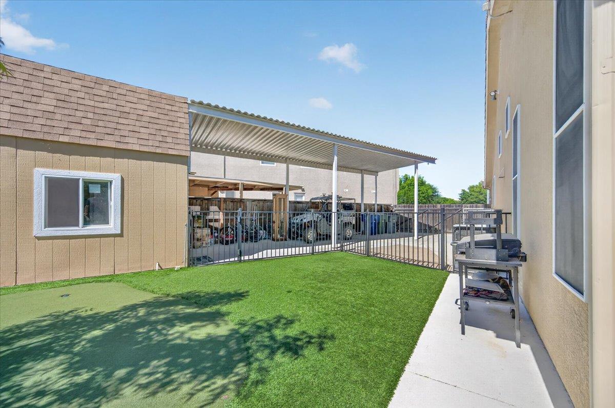 2467 Redington Ave, Clovis, CA 93619