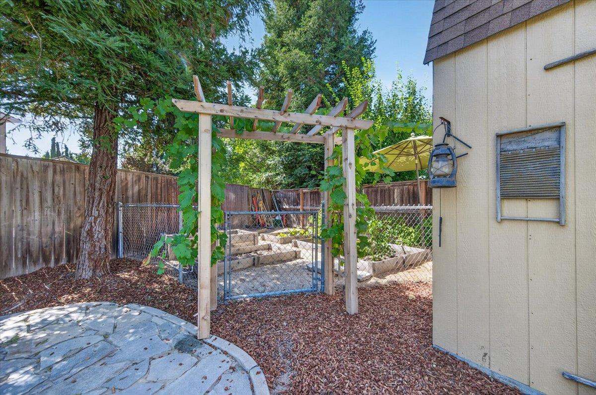 2467 Redington Ave, Clovis, CA 93619