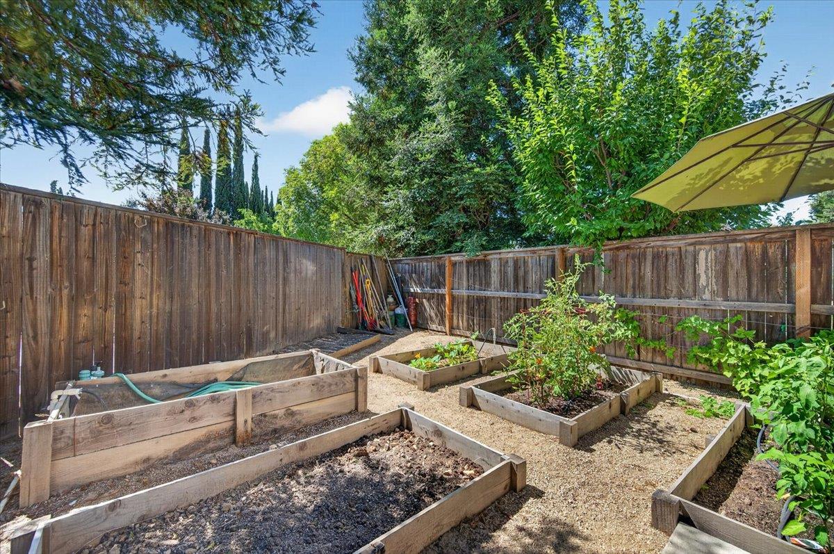 2467 Redington Ave, Clovis, CA 93619