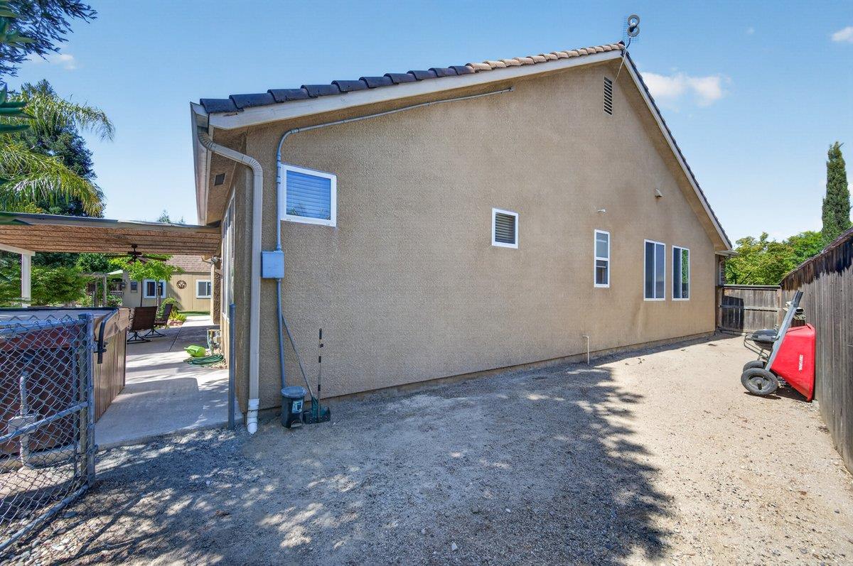 2467 Redington Ave, Clovis, CA 93619