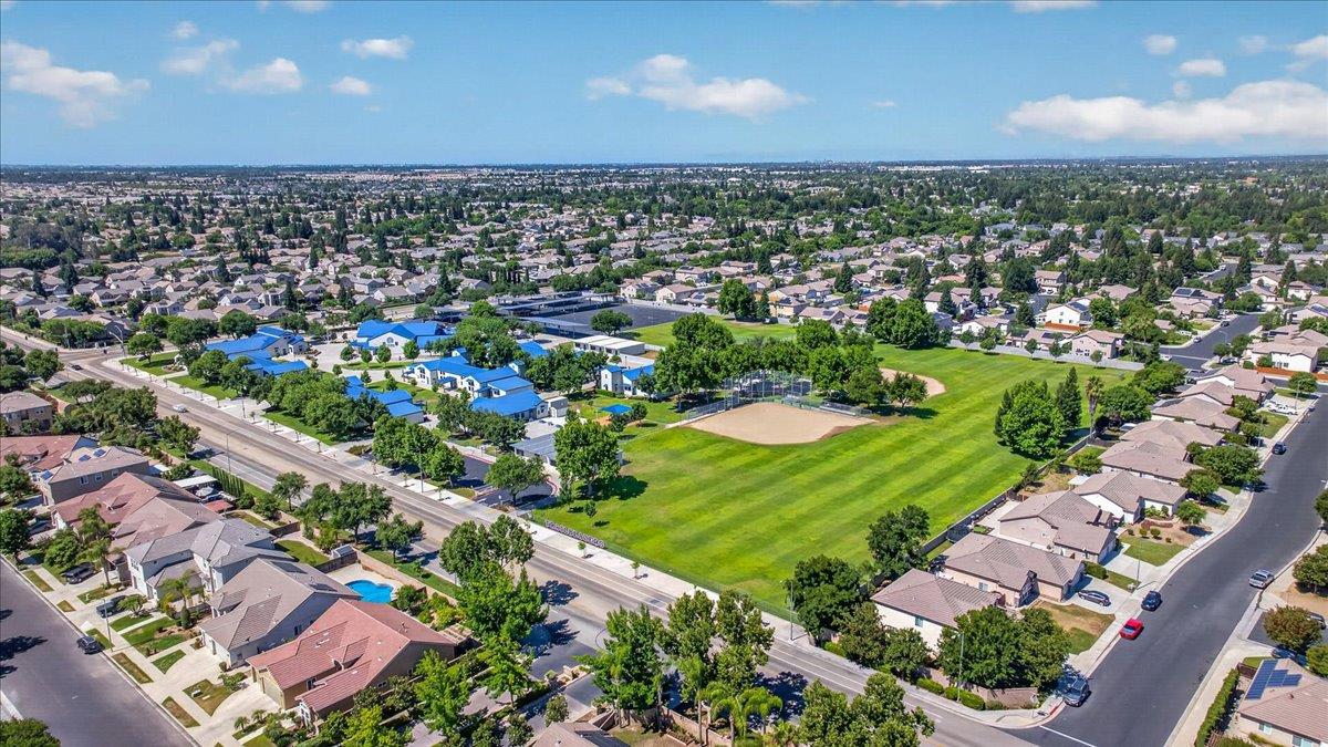 2467 Redington Ave, Clovis, CA 93619