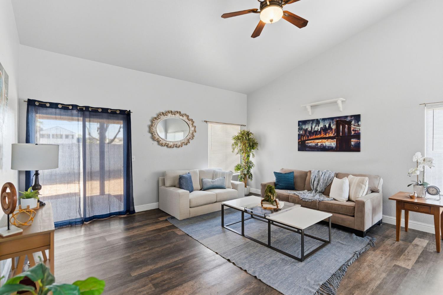 4885 E Edna Ave, Fresno, CA 93725