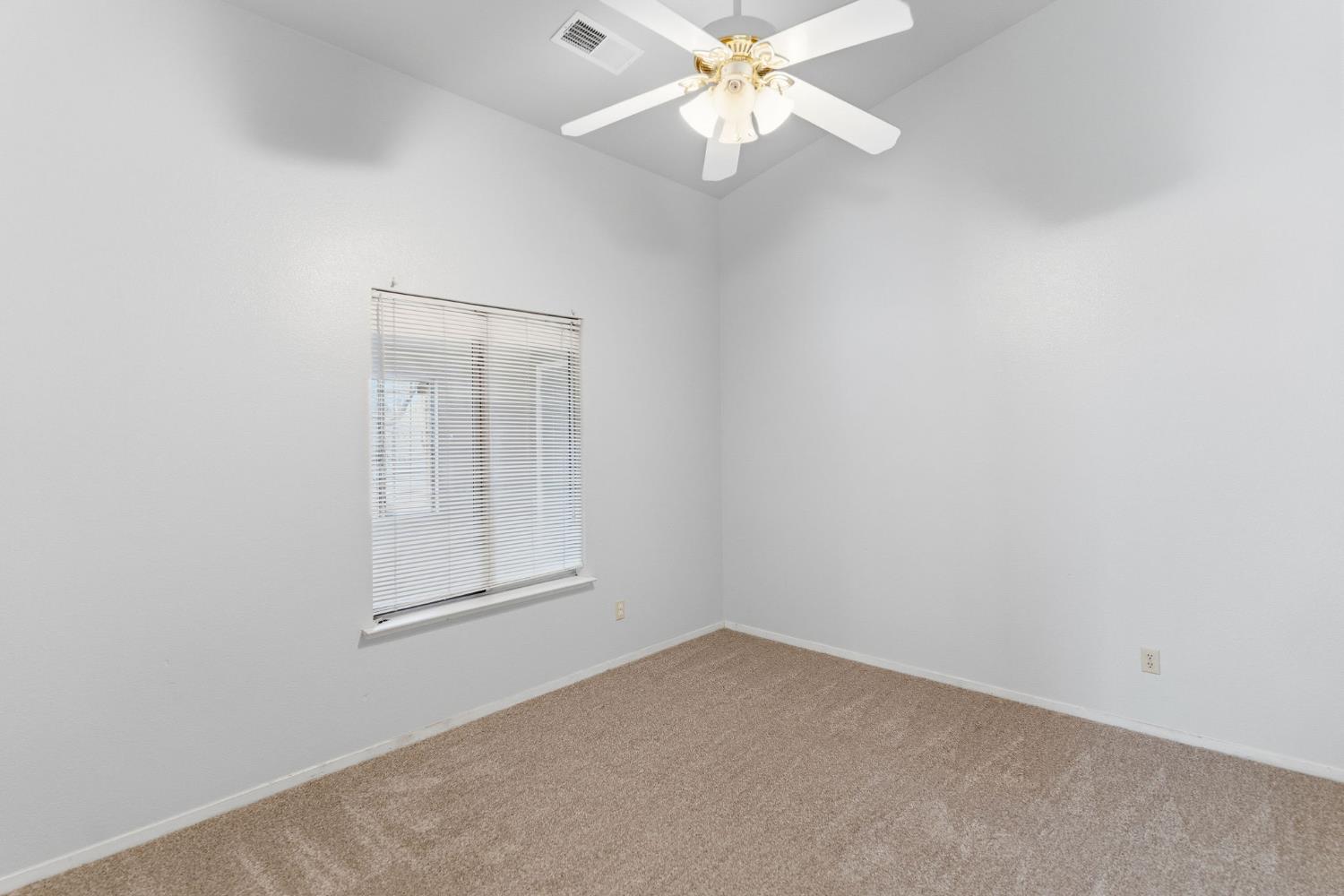 4885 E Edna Ave, Fresno, CA 93725