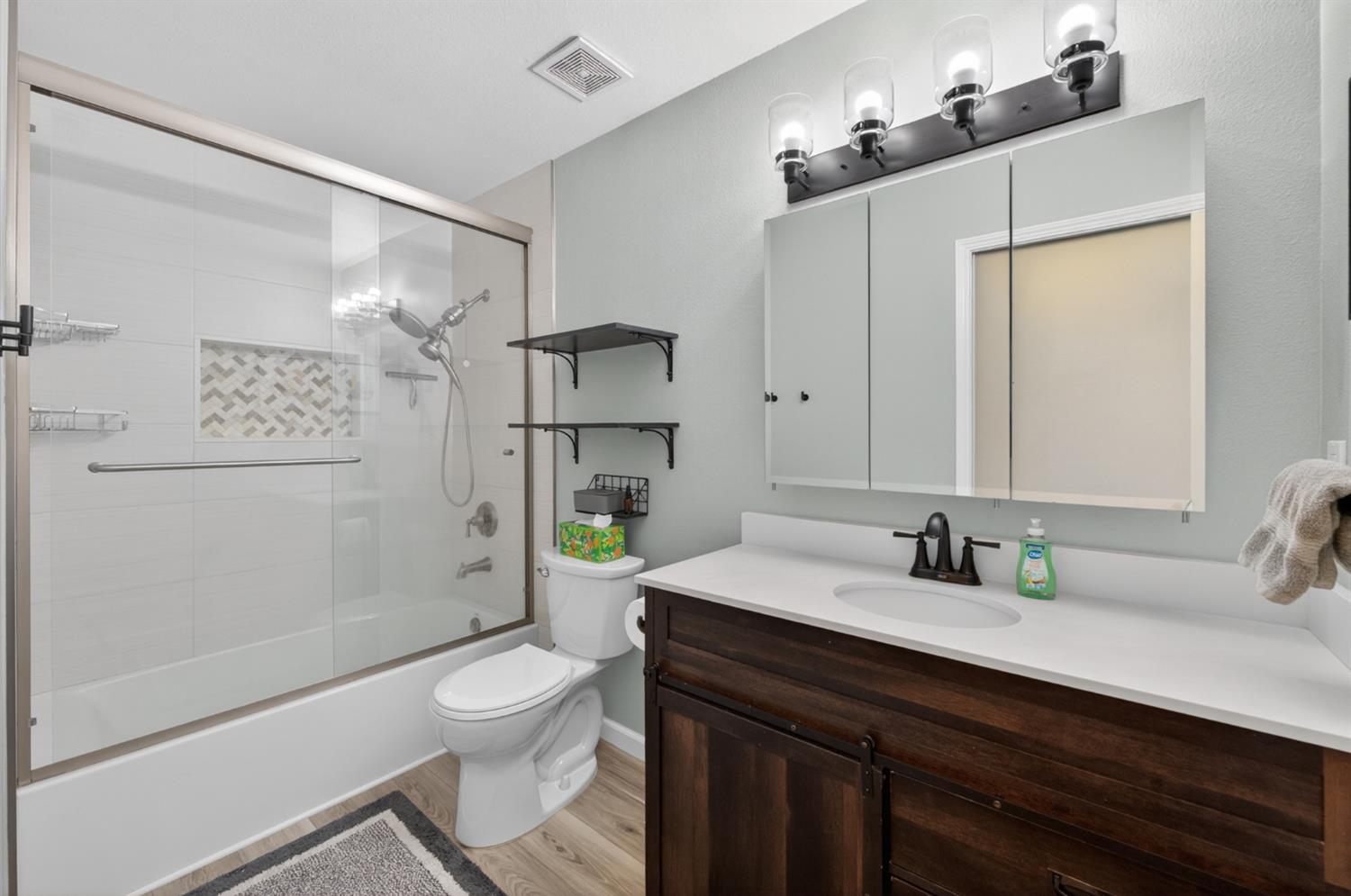 1012 N Adler Ave, Clovis, CA 93611