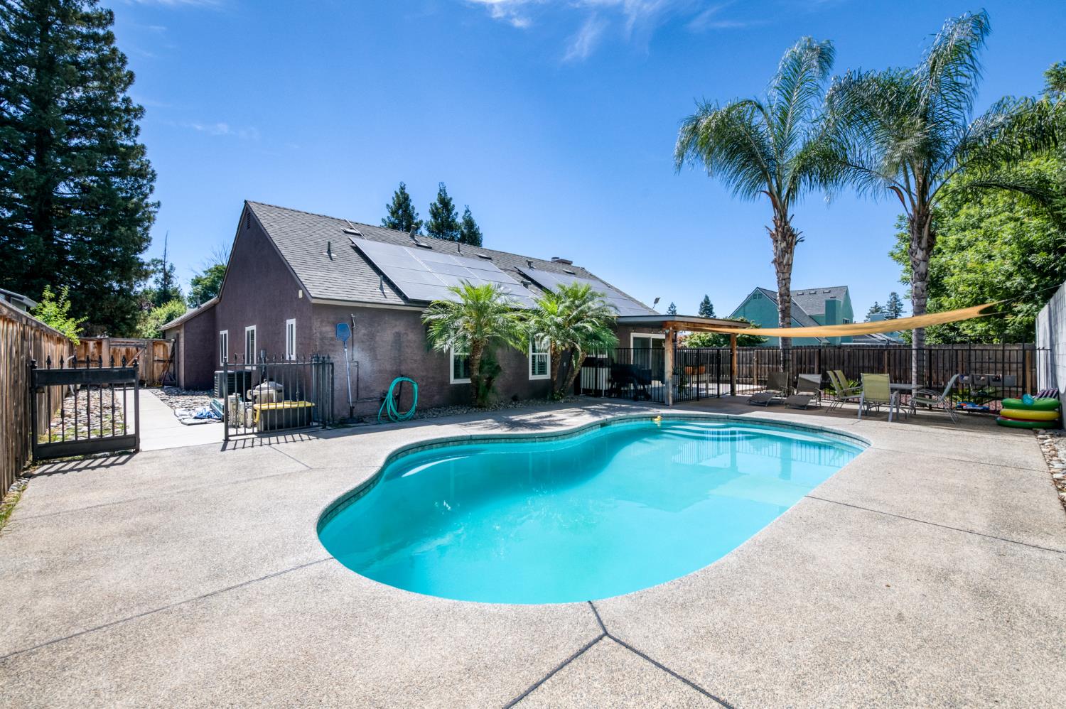 1012 N Adler Ave, Clovis, CA 93611