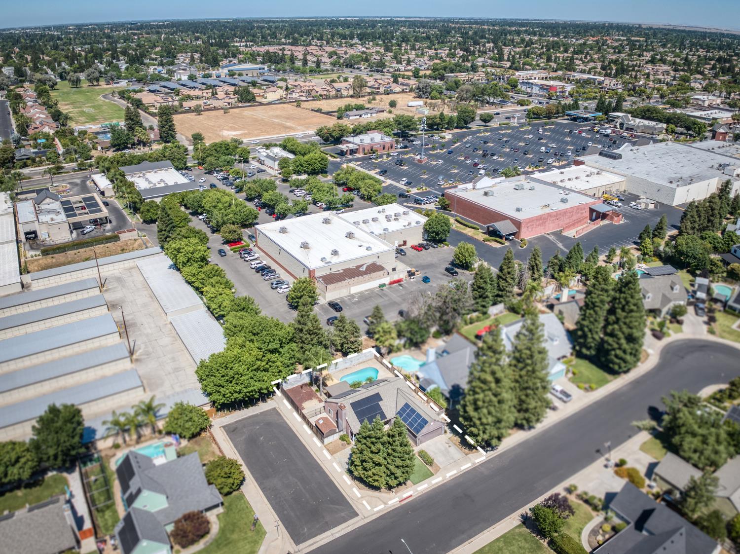 1012 N Adler Ave, Clovis, CA 93611