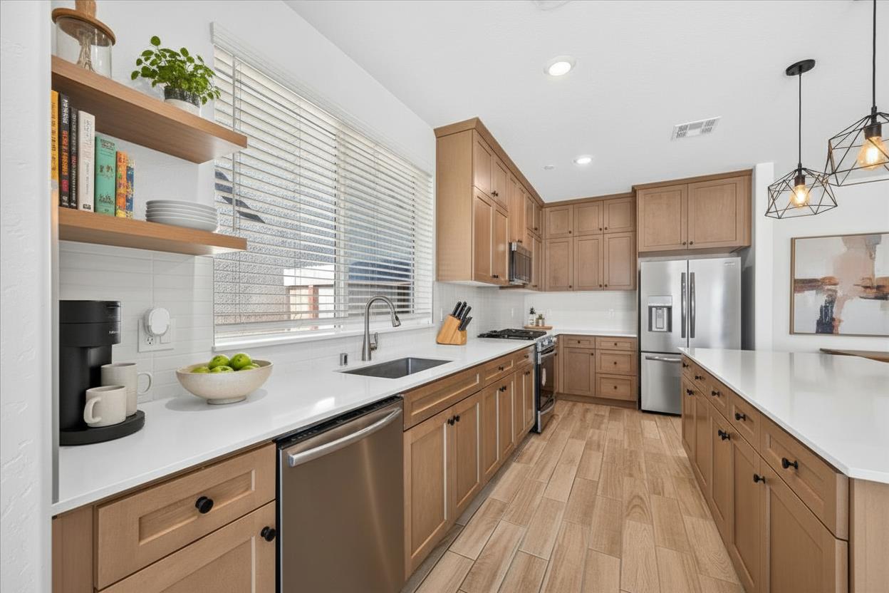 10993 N Wisteria Dr, Fresno, CA 93730