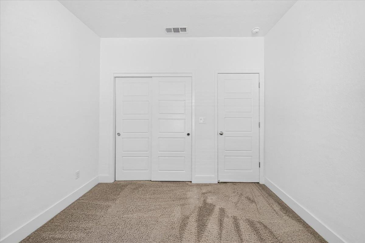 10993 N Wisteria Dr, Fresno, CA 93730