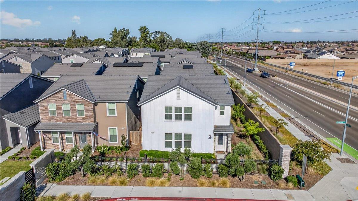 10993 N Wisteria Dr, Fresno, CA 93730