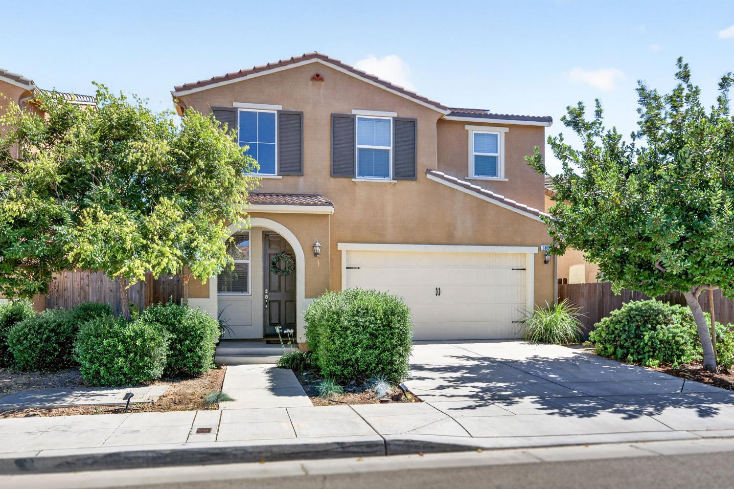 3866 Sussex Ave, Clovis, CA 93619