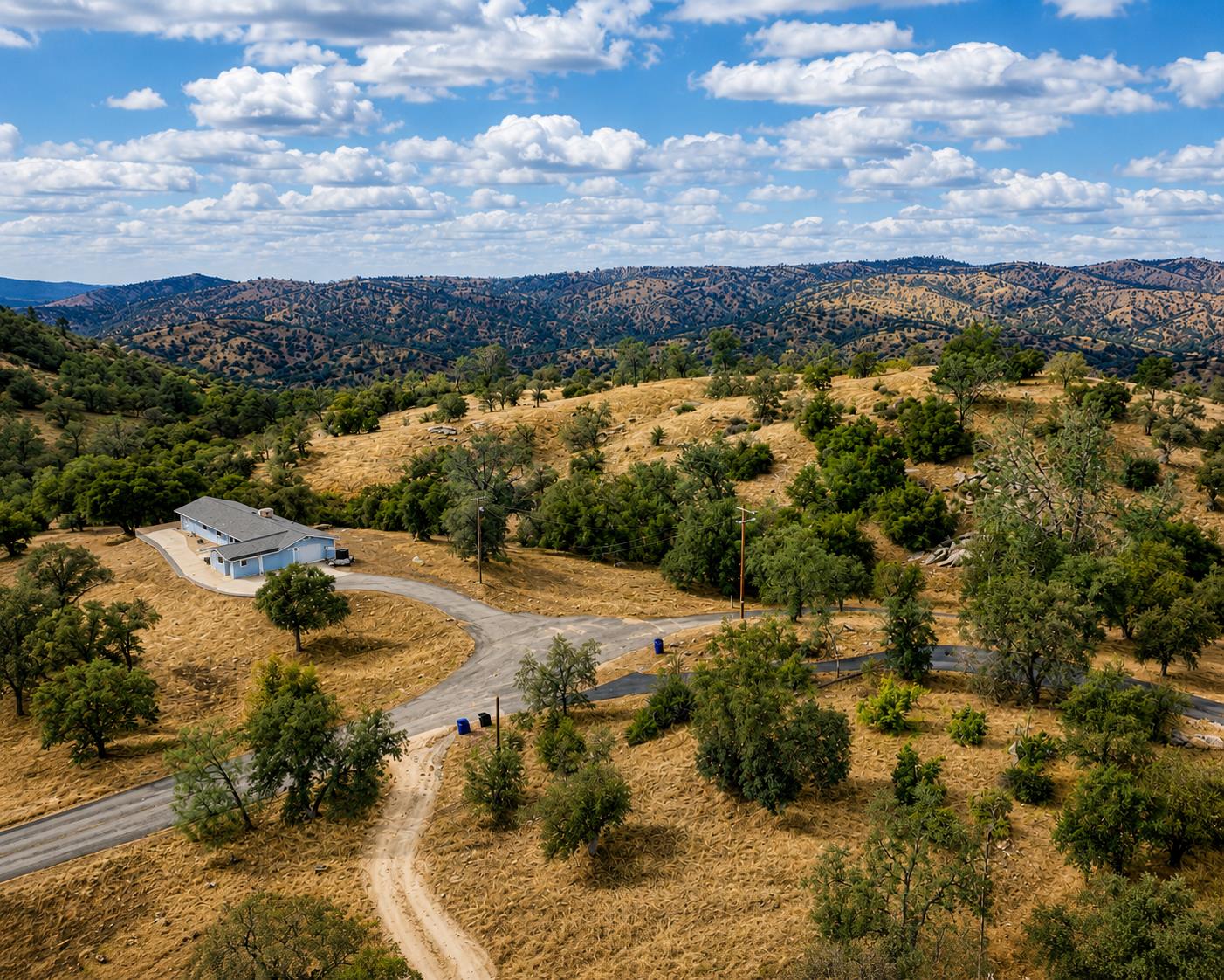 1 Lilley Mountain Ct, Coarsegold, CA 93614
