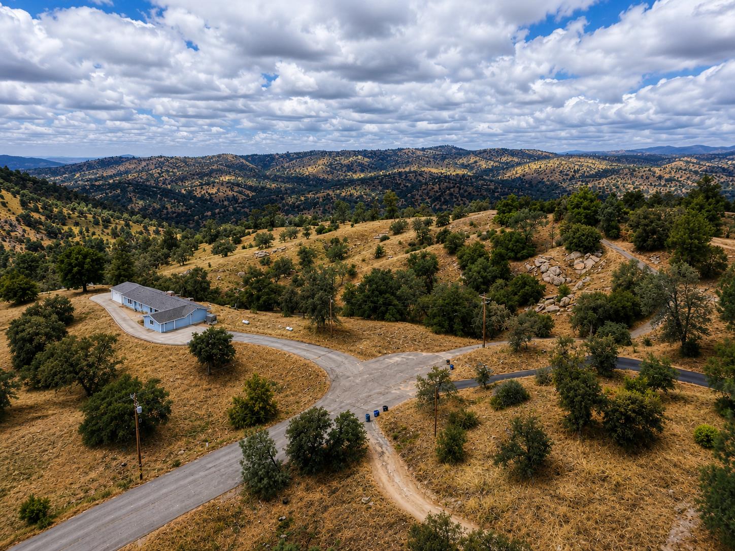 1 Lilley Mountain Ct, Coarsegold, CA 93614