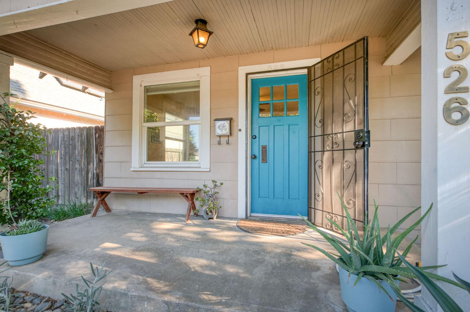 526 E Simpson Ave, Fresno, CA 93704