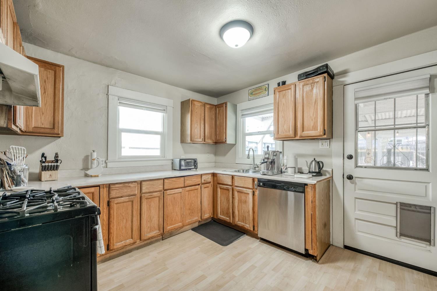 526 E Simpson Ave, Fresno, CA 93704