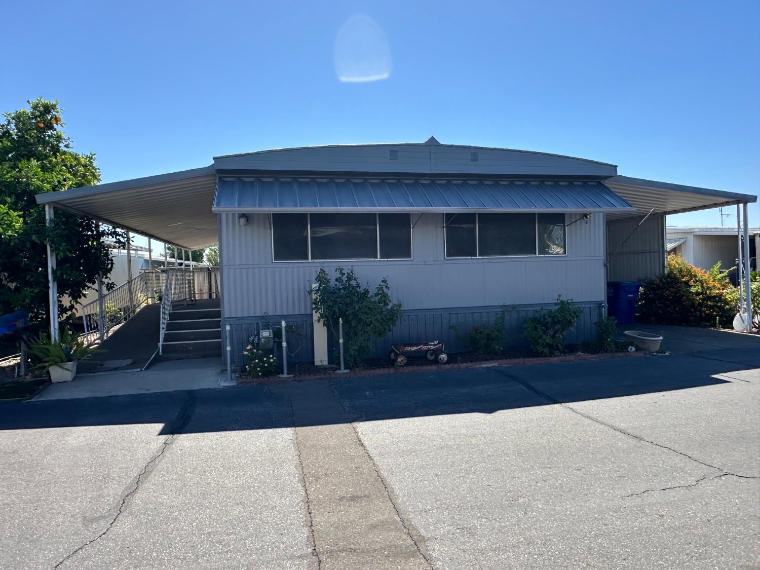 1724 Minnewawa Ave #SPC 2, Clovis, CA 93612
