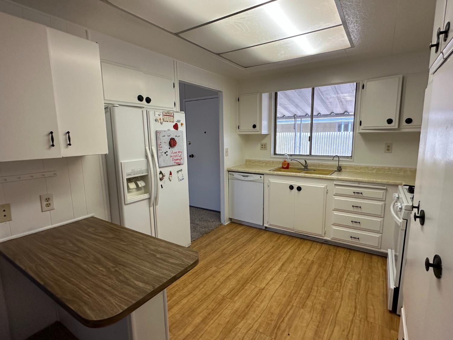 1724 Minnewawa Ave #SPC 2, Clovis, CA 93612