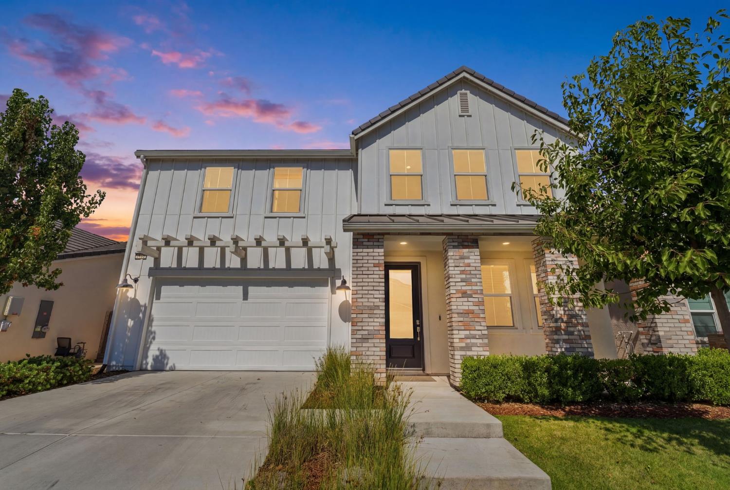 186 Sentinel Dr S, Madera, CA 93636