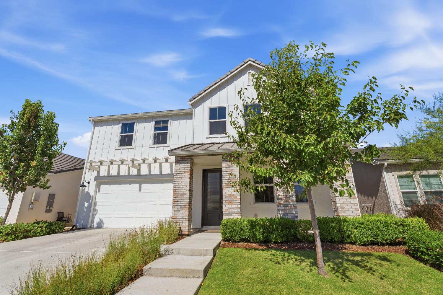 186 Sentinel Dr S, Madera, CA 93636