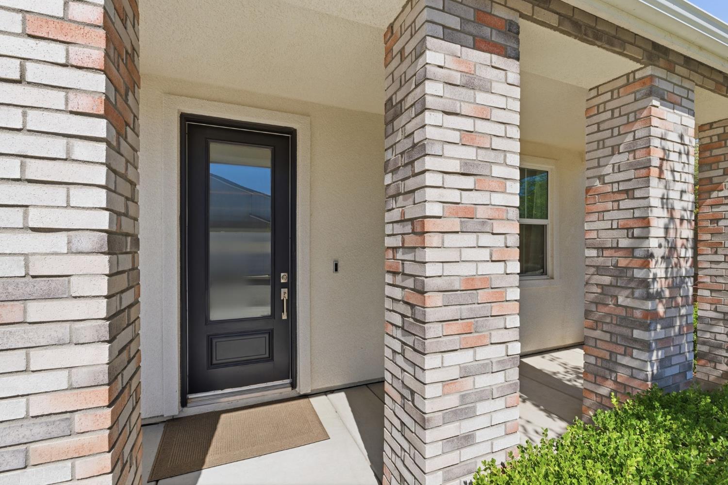 186 Sentinel Dr S, Madera, CA 93636