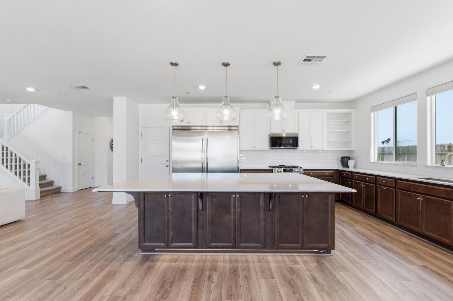 186 Sentinel Dr S, Madera, CA 93636