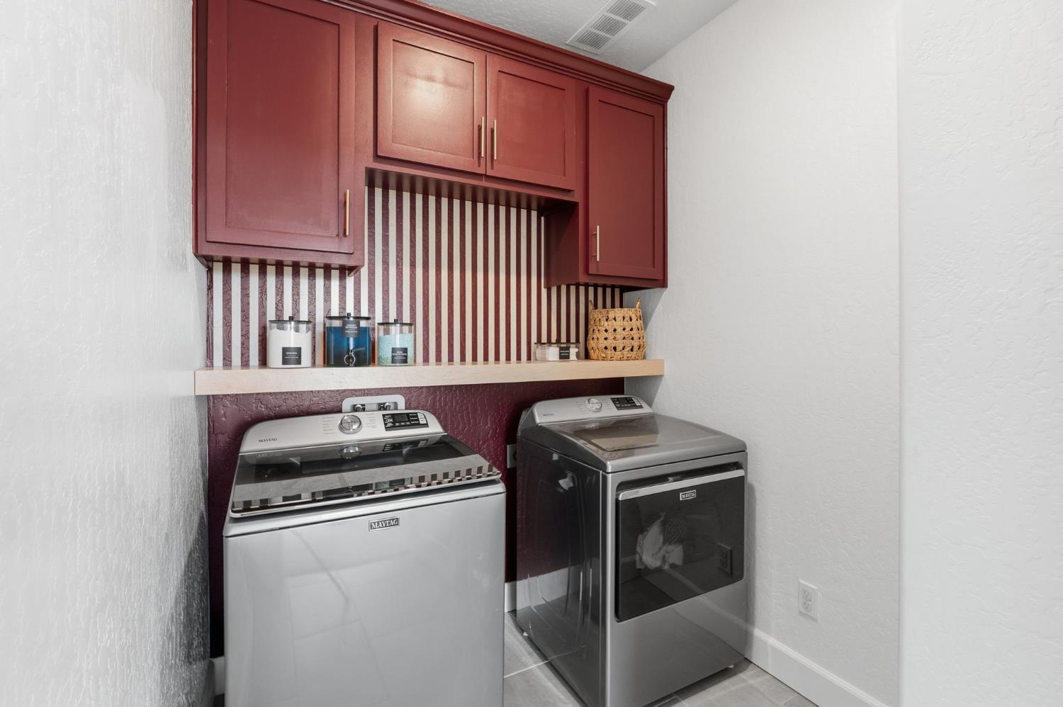 186 Sentinel Dr S, Madera, CA 93636
