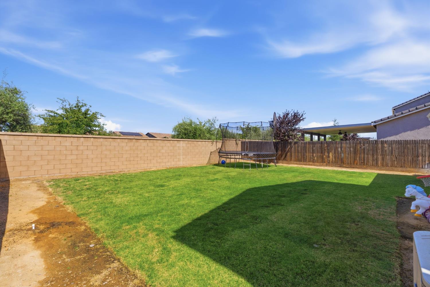 186 Sentinel Dr S, Madera, CA 93636