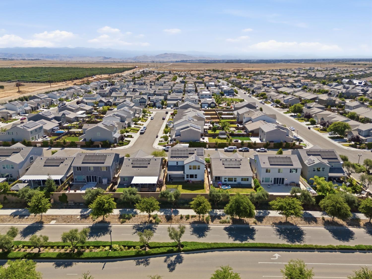 186 Sentinel Dr S, Madera, CA 93636