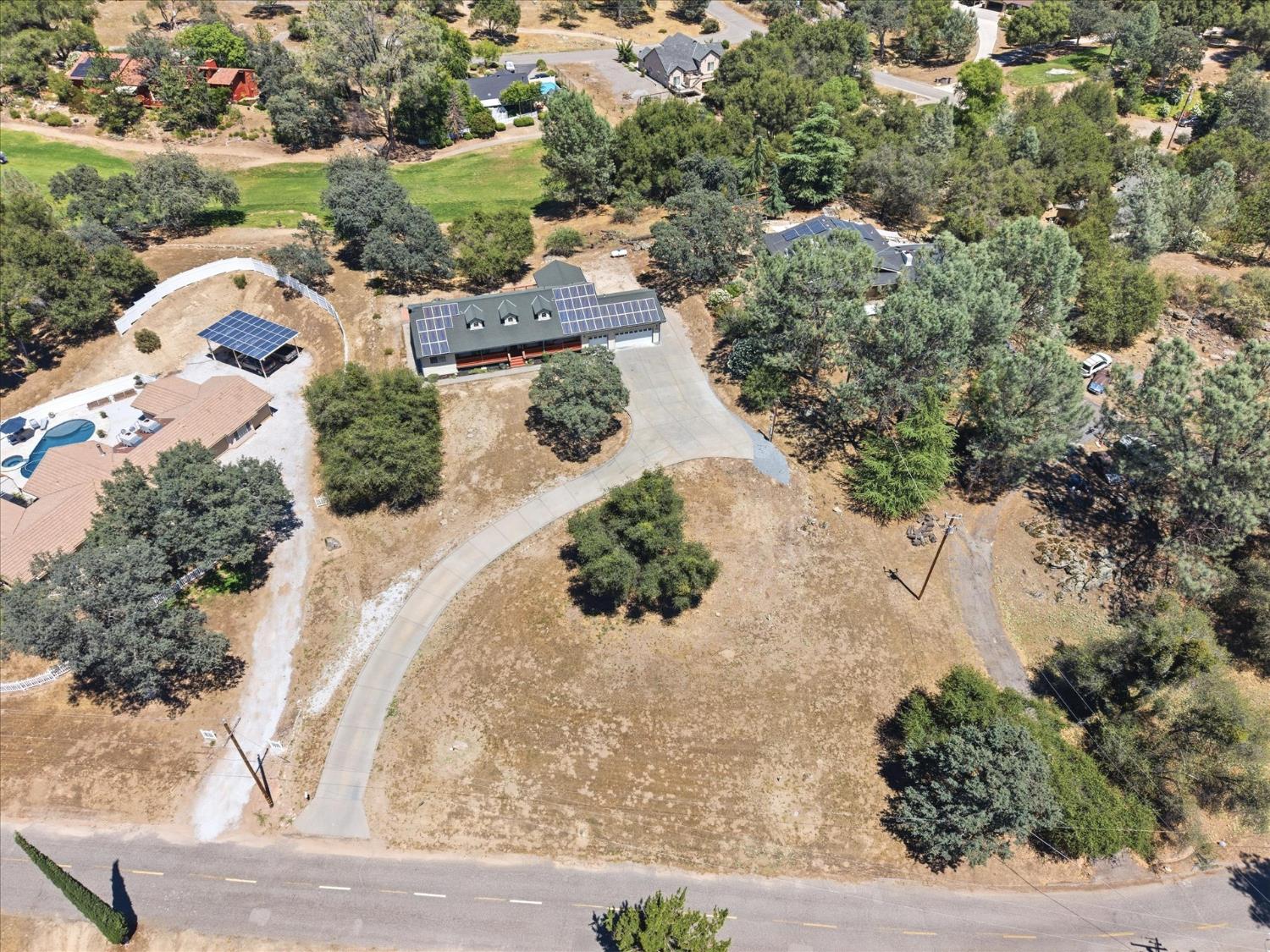 42781 Badger Circle Dr, Coarsegold, CA 93614