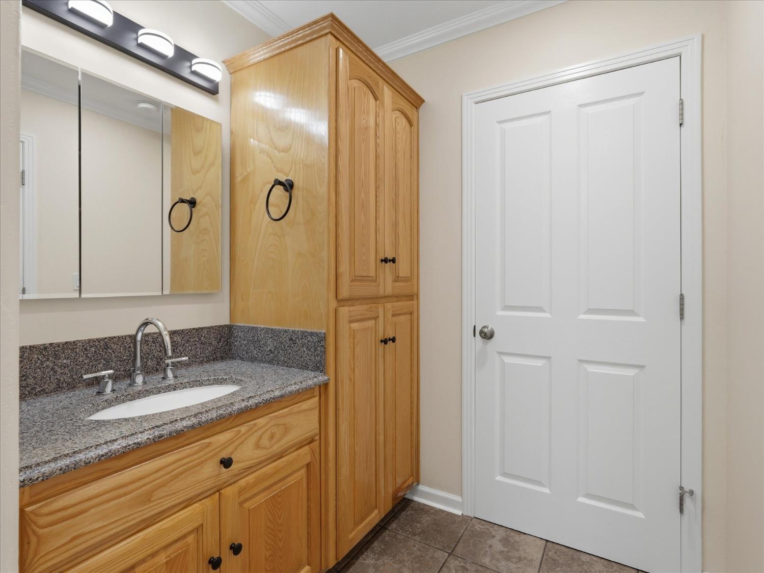 42781 Badger Circle Dr, Coarsegold, CA 93614
