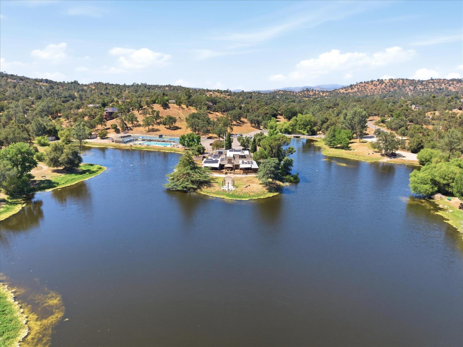 42781 Badger Circle Dr, Coarsegold, CA 93614