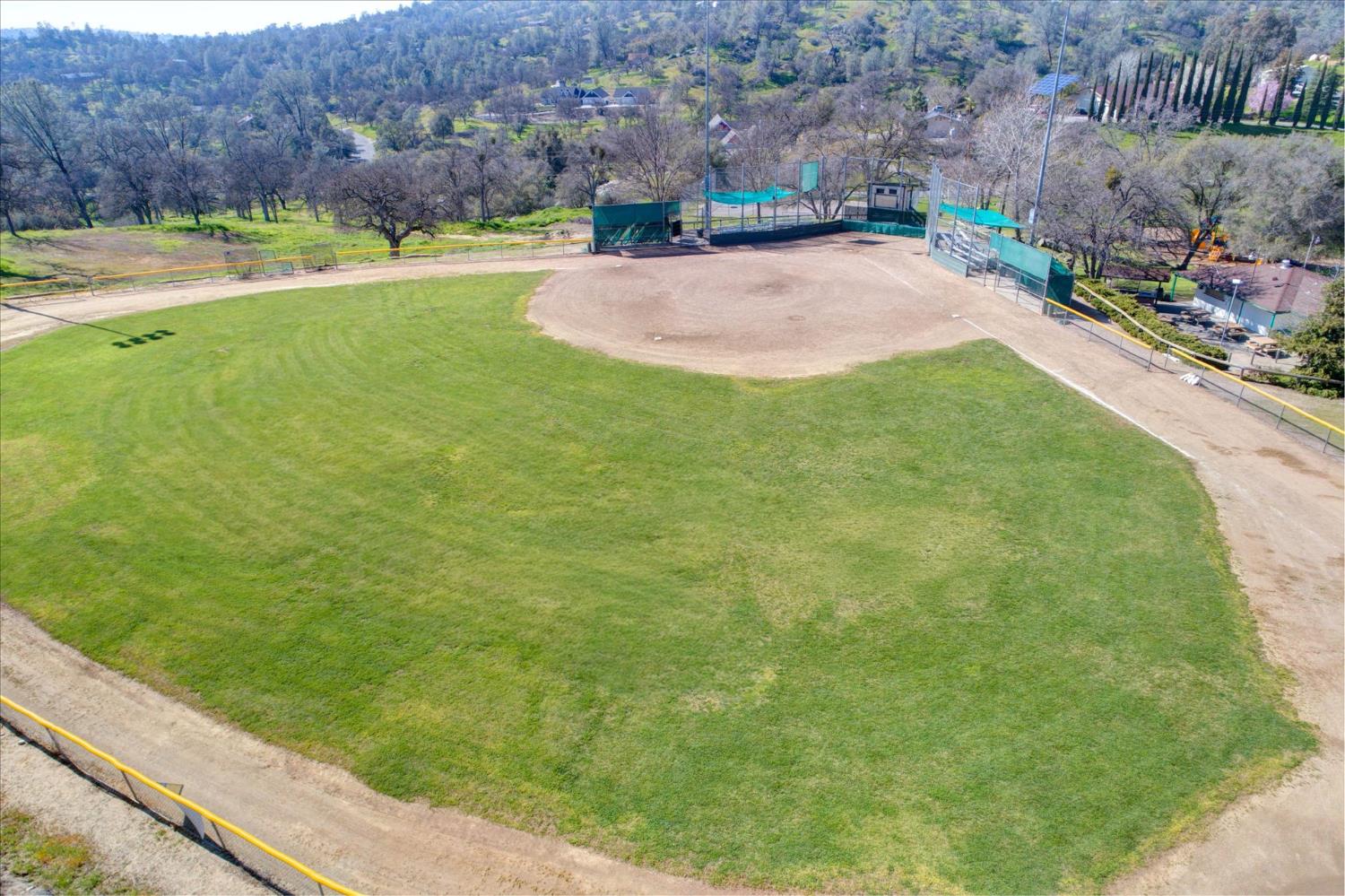 42781 Badger Circle Dr, Coarsegold, CA 93614