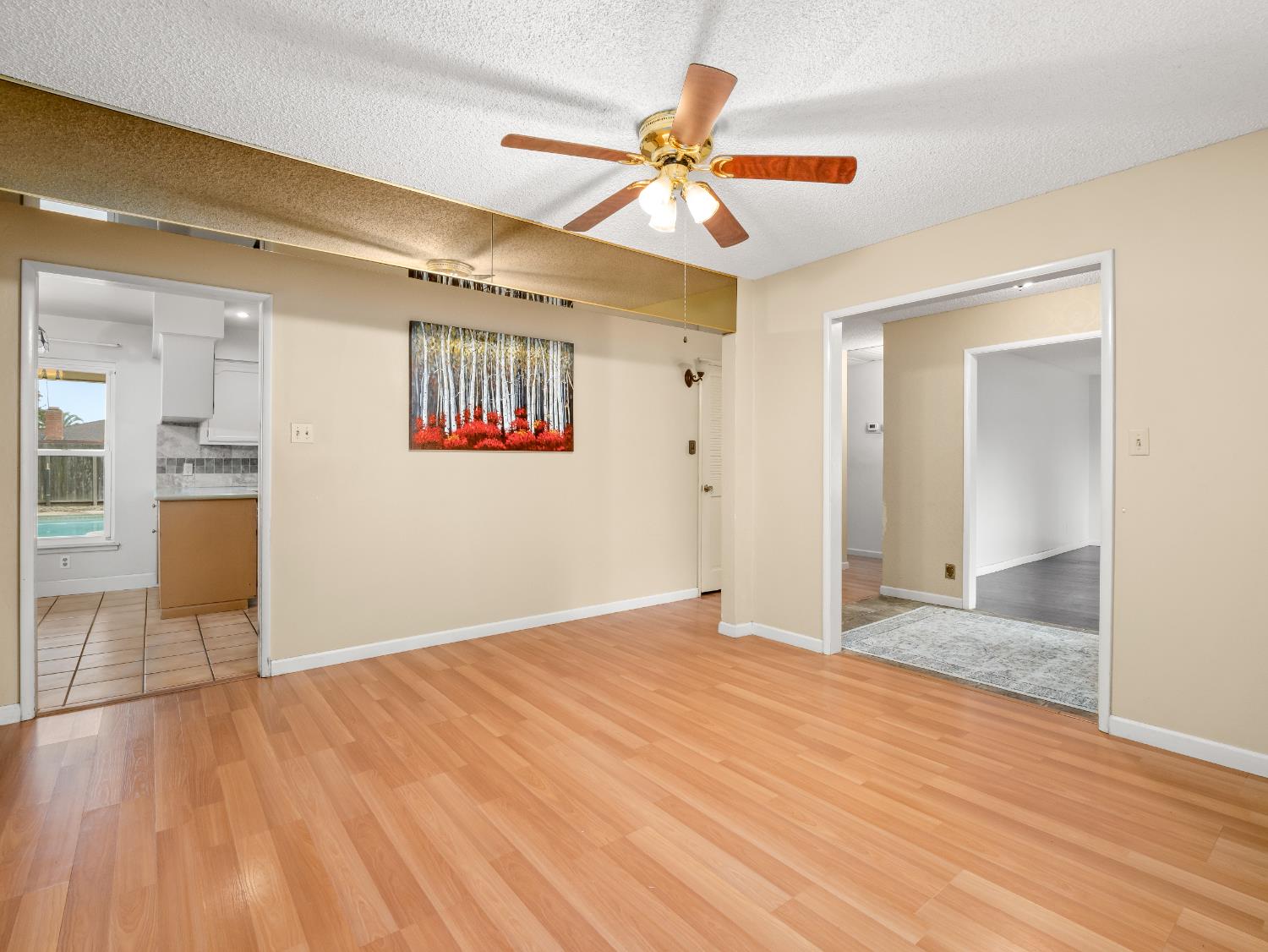 525 E Vartikian Ave, Fresno, CA 93710