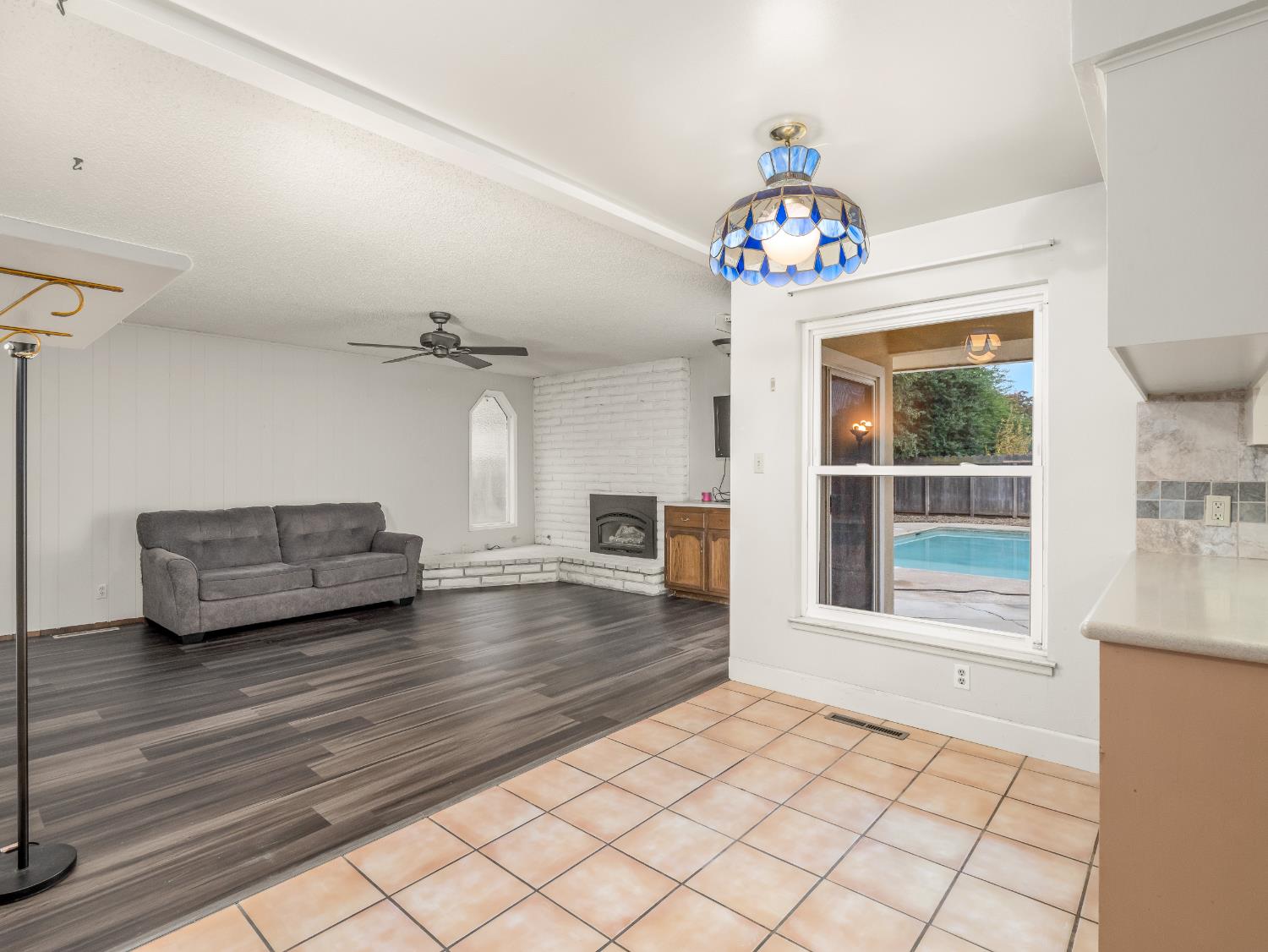 525 E Vartikian Ave, Fresno, CA 93710