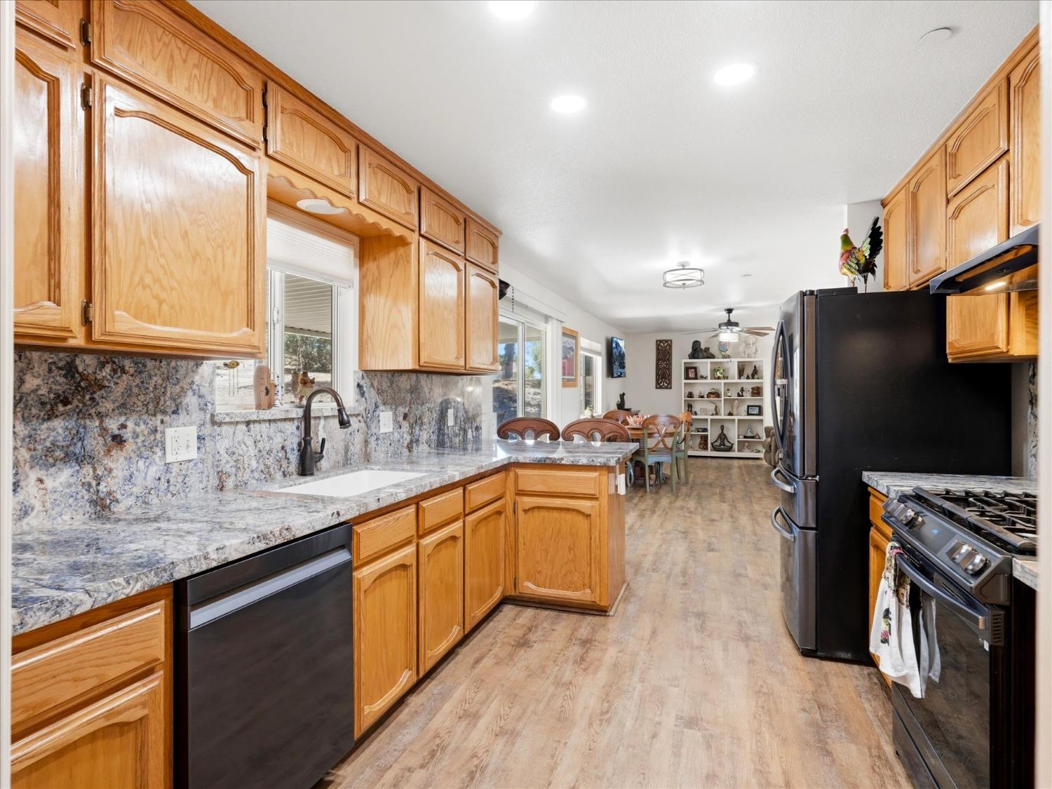30491 Sentinel Dr, Coarsegold, CA 93614