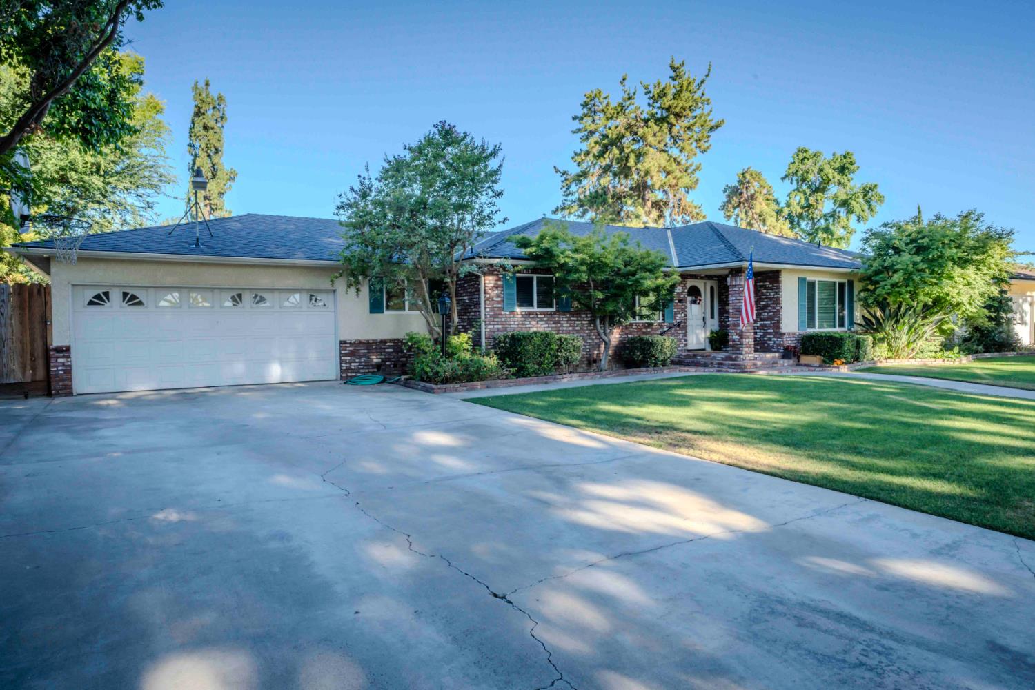 6343 N Teilman Ave, Fresno, CA 93711