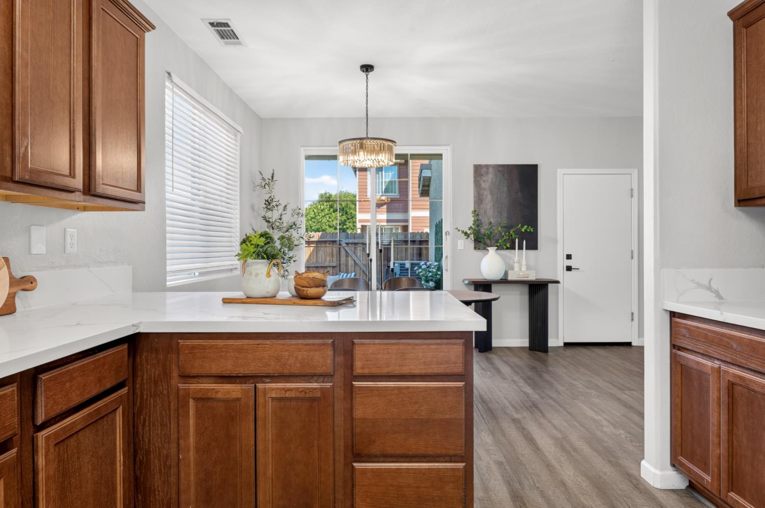 5507 N Gates Ave, Fresno, CA 93722