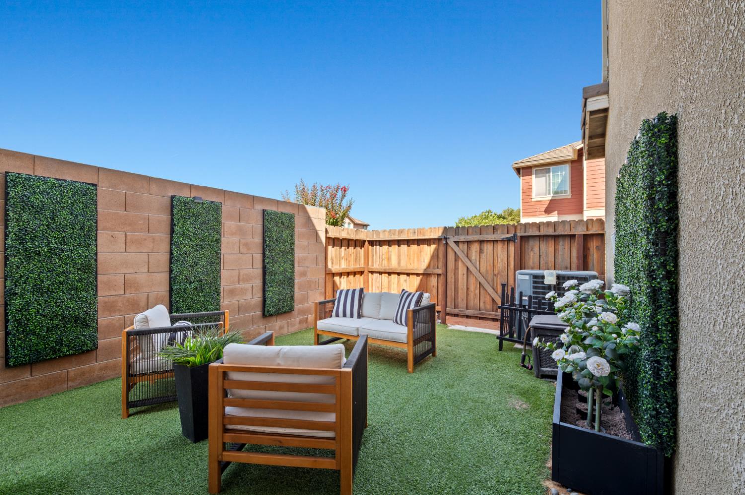 5507 N Gates Ave, Fresno, CA 93722
