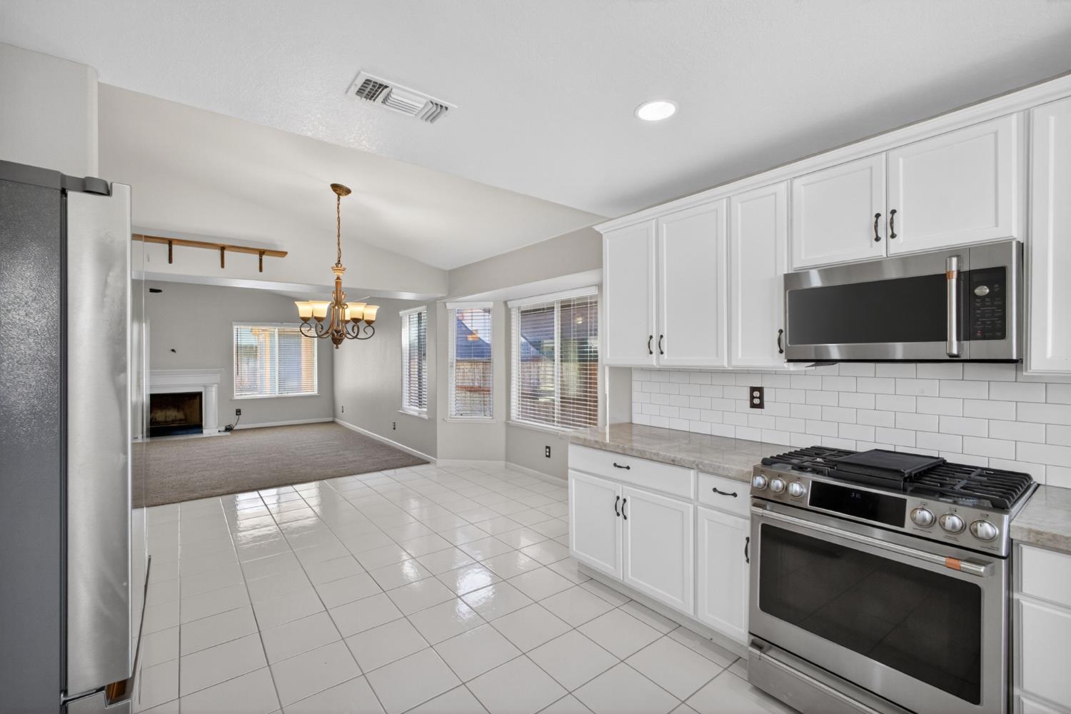 5577 W Paul Ave, Fresno, CA 93722