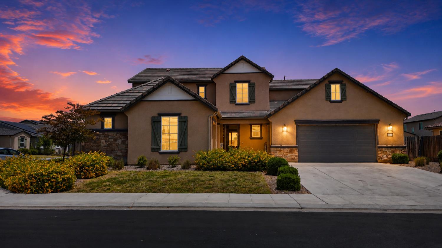 2698 N Arroyo Ave, Fresno, CA 93727