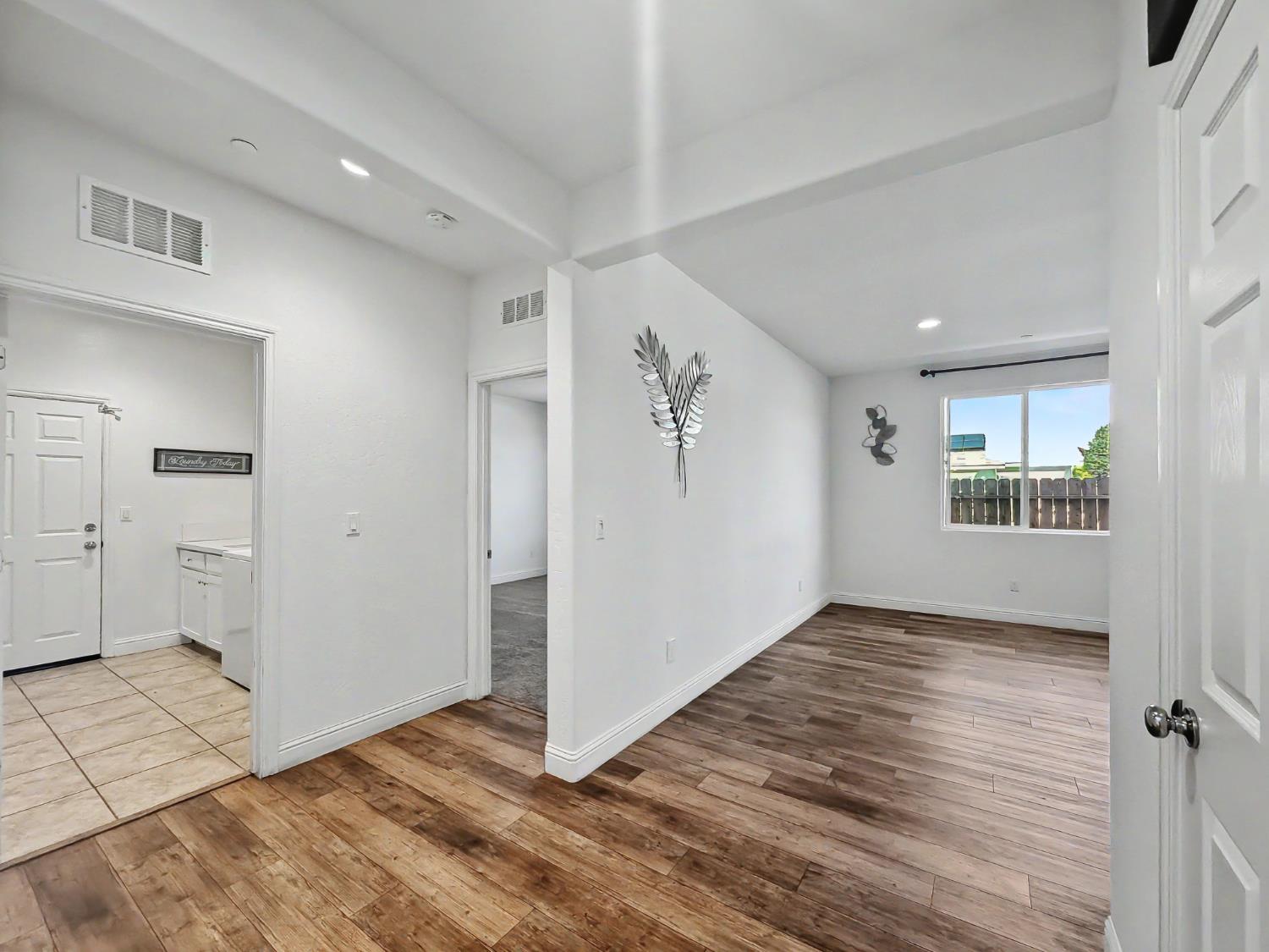 2698 N Arroyo Ave, Fresno, CA 93727