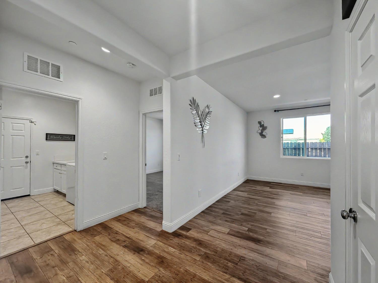 2698 N Arroyo Ave, Fresno, CA 93727