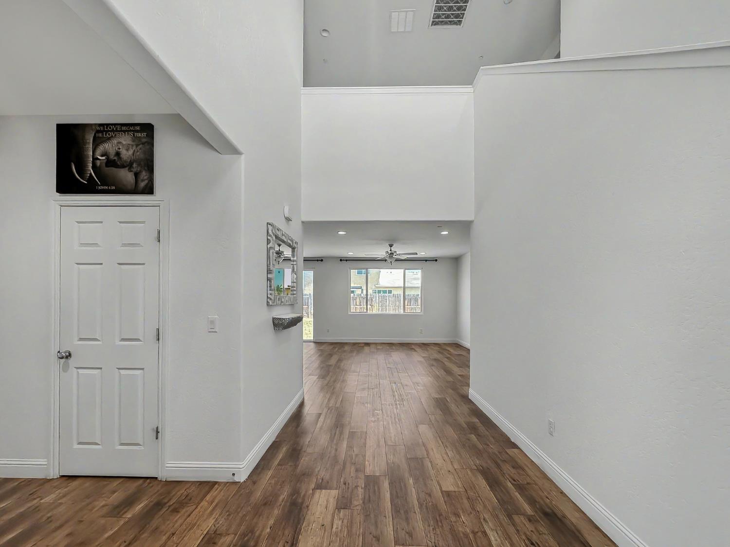 2698 N Arroyo Ave, Fresno, CA 93727