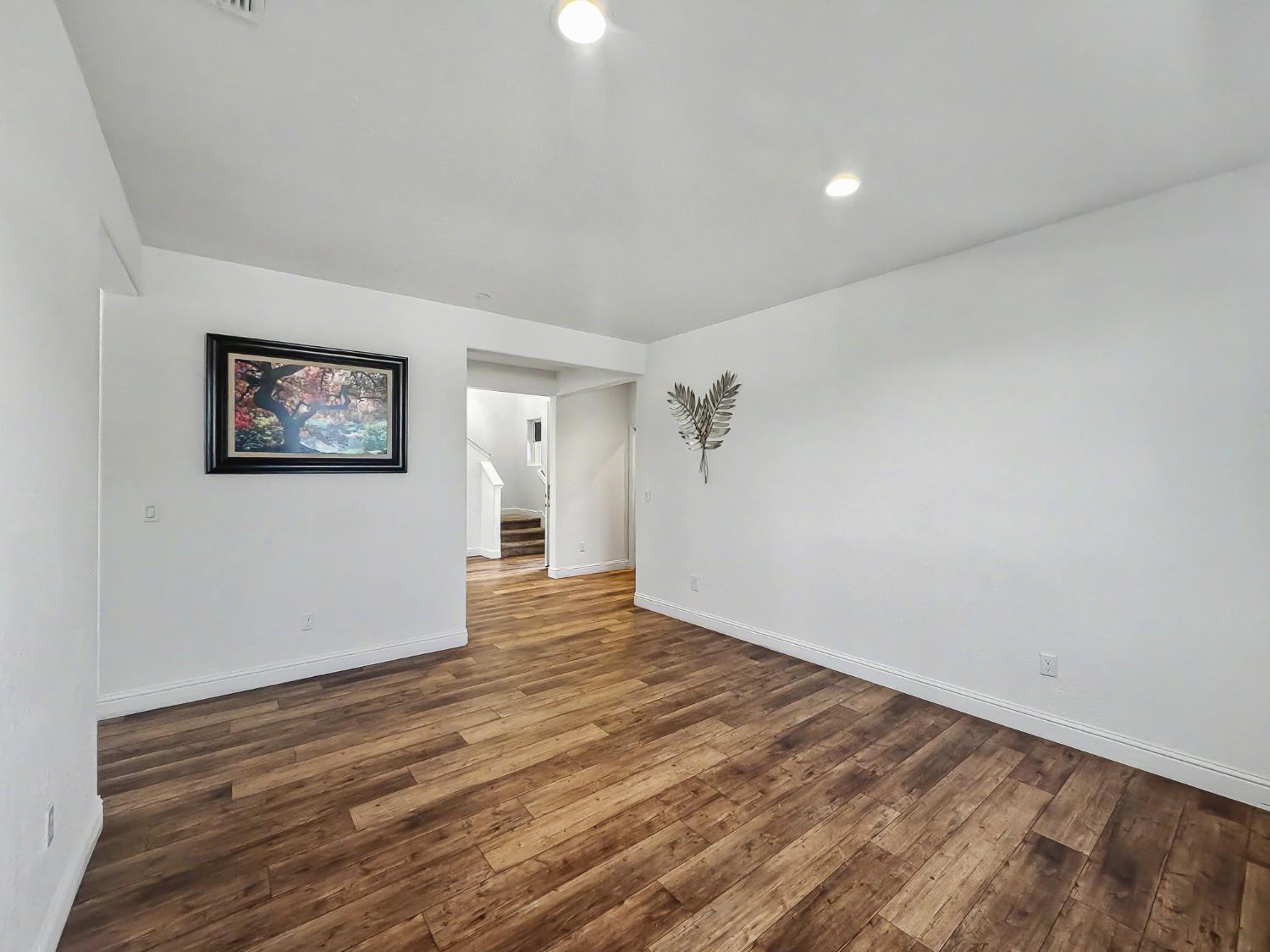2698 N Arroyo Ave, Fresno, CA 93727
