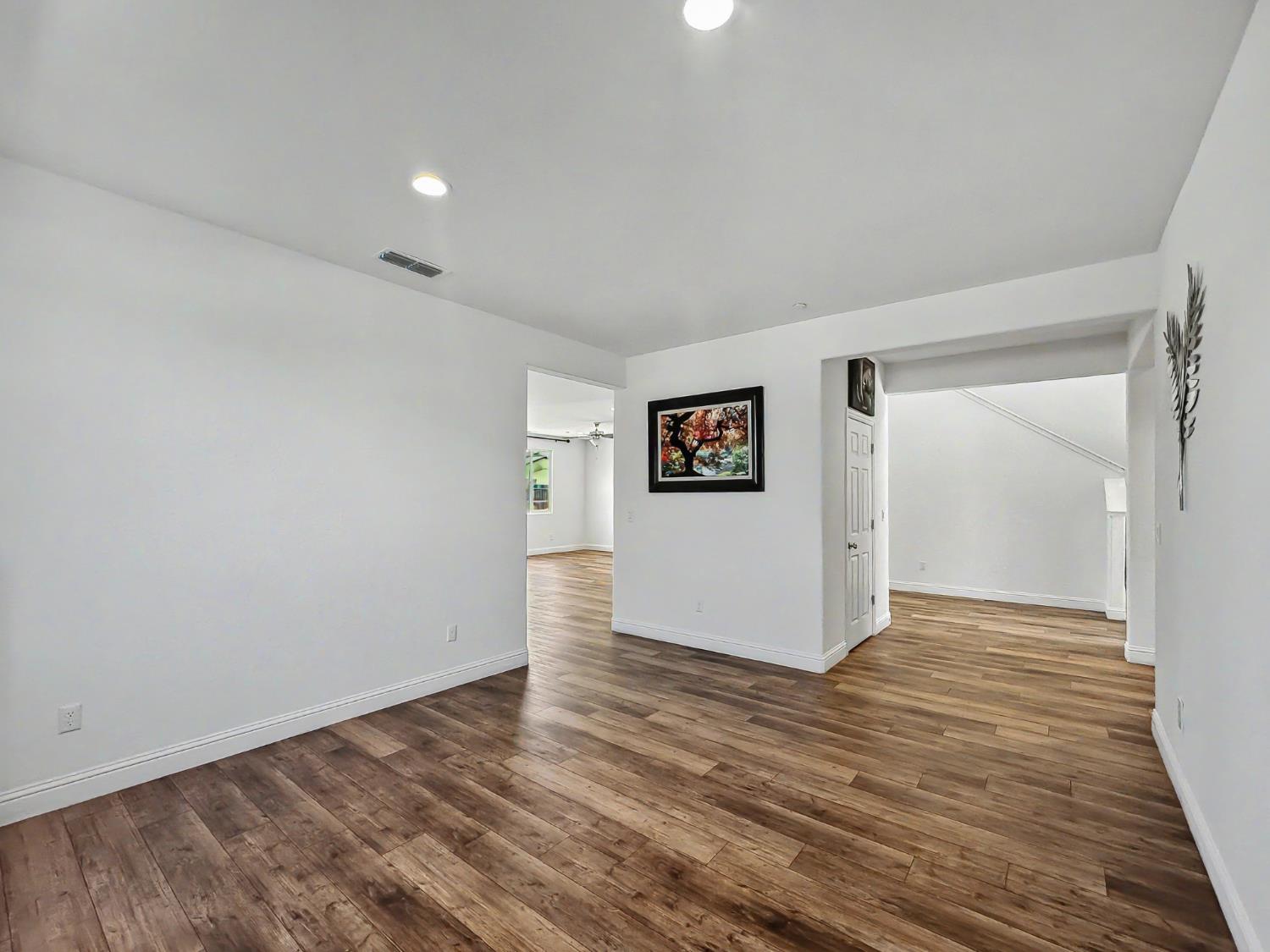 2698 N Arroyo Ave, Fresno, CA 93727