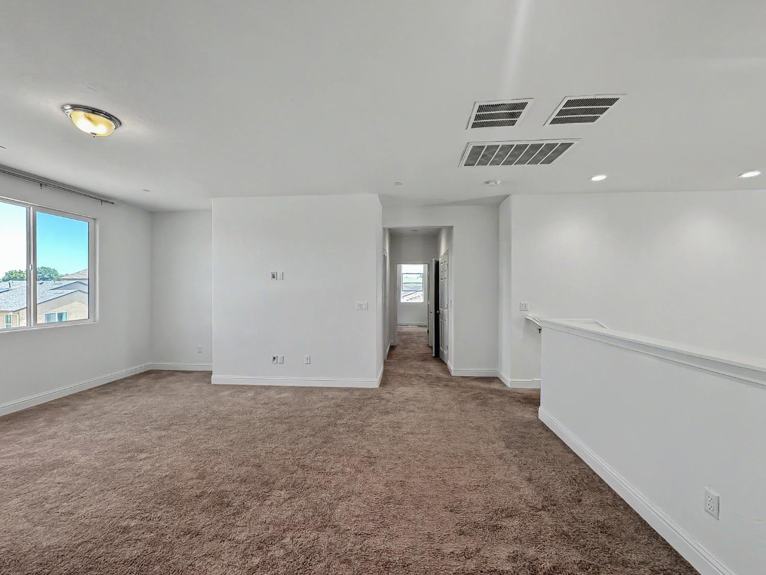 2698 N Arroyo Ave, Fresno, CA 93727